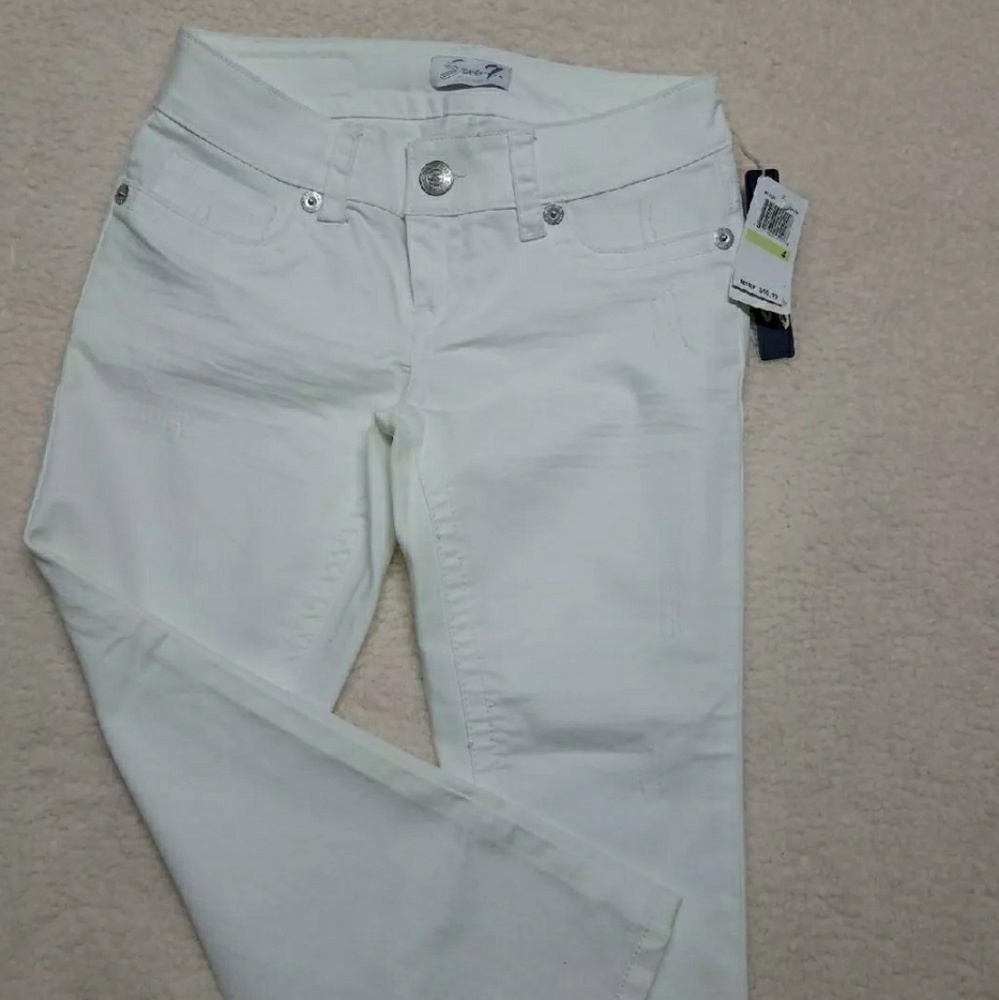 MUST GO NWT Seven7 White Capri Jeans Size 4